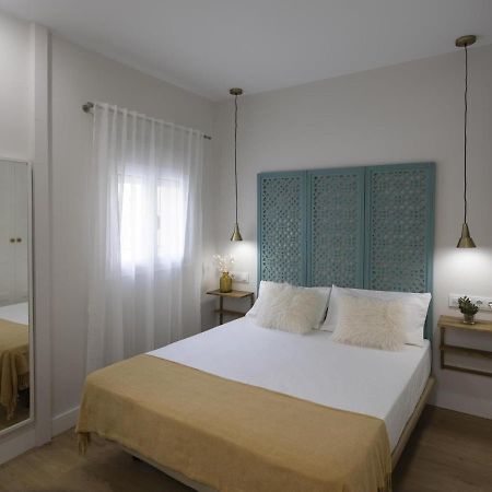 Beautiful Blue Triana Apartment เซบีญา ภายนอก รูปภาพ