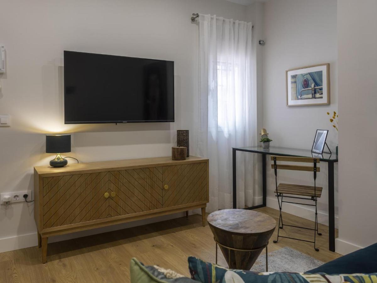 Beautiful Blue Triana Apartment เซบีญา ภายนอก รูปภาพ