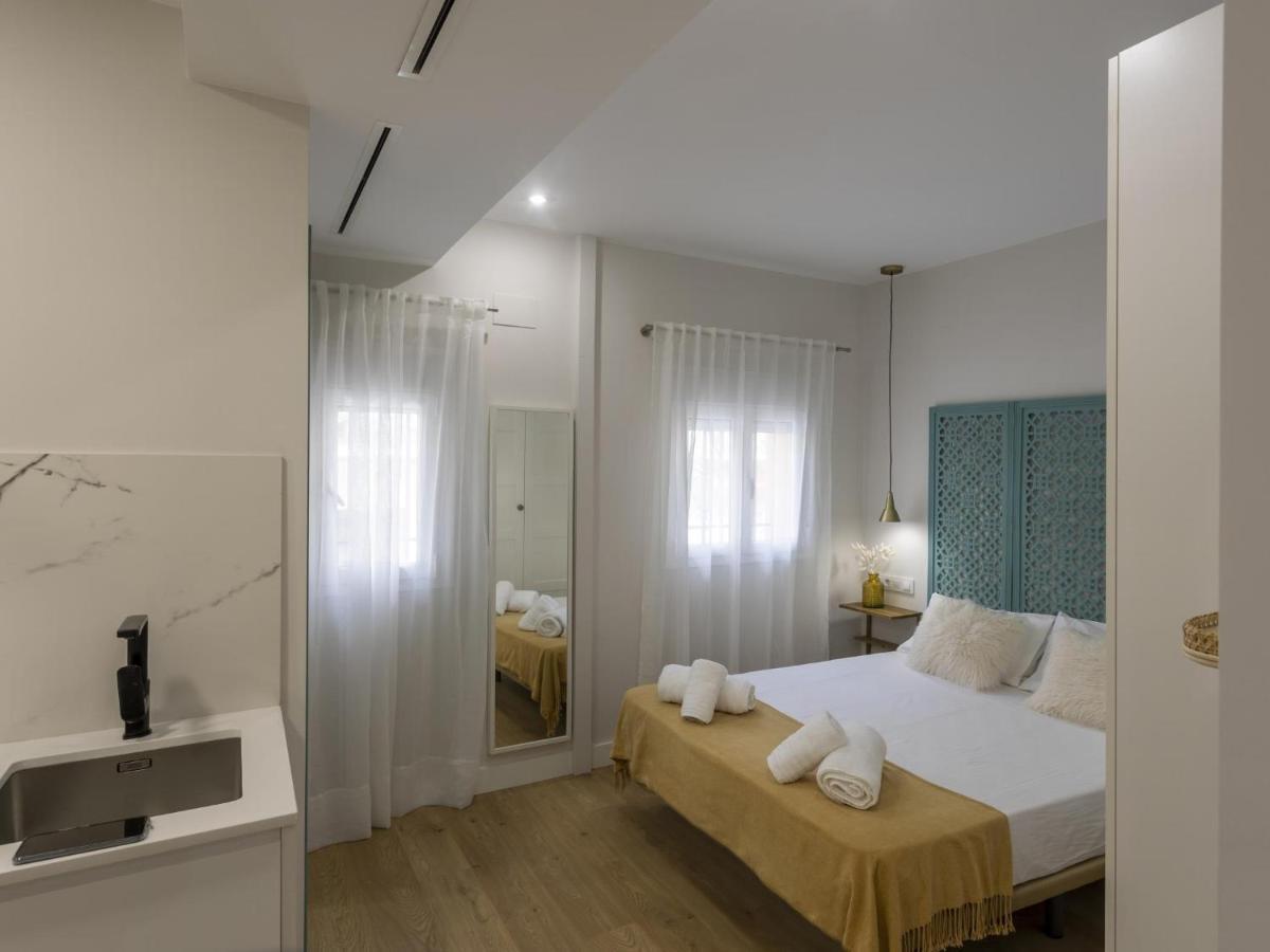 Beautiful Blue Triana Apartment เซบีญา ภายนอก รูปภาพ