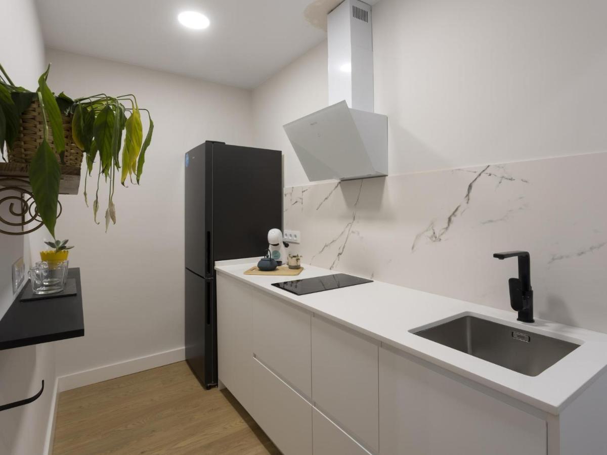 Beautiful Blue Triana Apartment เซบีญา ภายนอก รูปภาพ