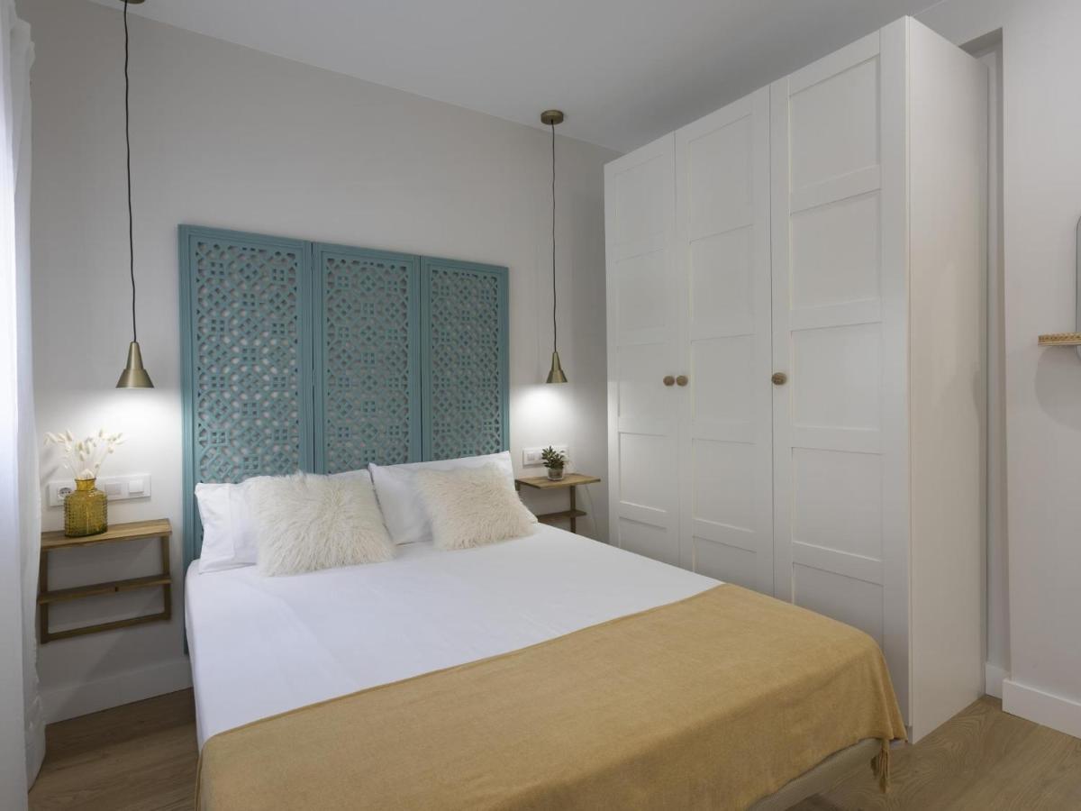 Beautiful Blue Triana Apartment เซบีญา ภายนอก รูปภาพ