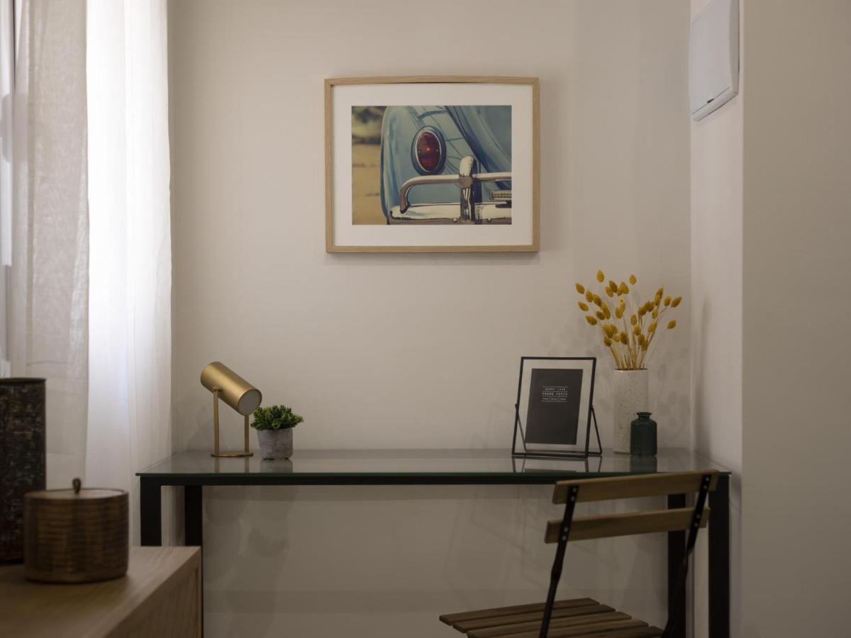 Beautiful Blue Triana Apartment เซบีญา ภายนอก รูปภาพ