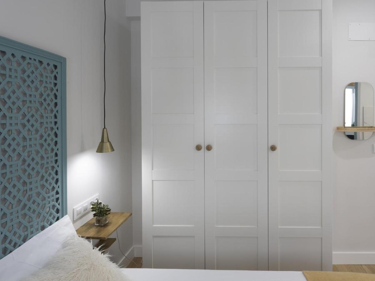 Beautiful Blue Triana Apartment เซบีญา ภายนอก รูปภาพ