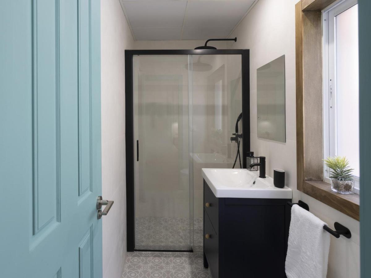 Beautiful Blue Triana Apartment เซบีญา ภายนอก รูปภาพ