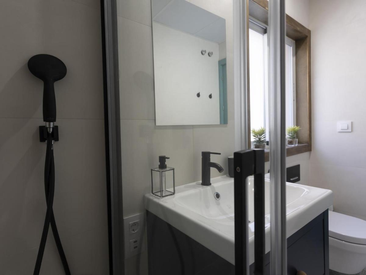 Beautiful Blue Triana Apartment เซบีญา ภายนอก รูปภาพ
